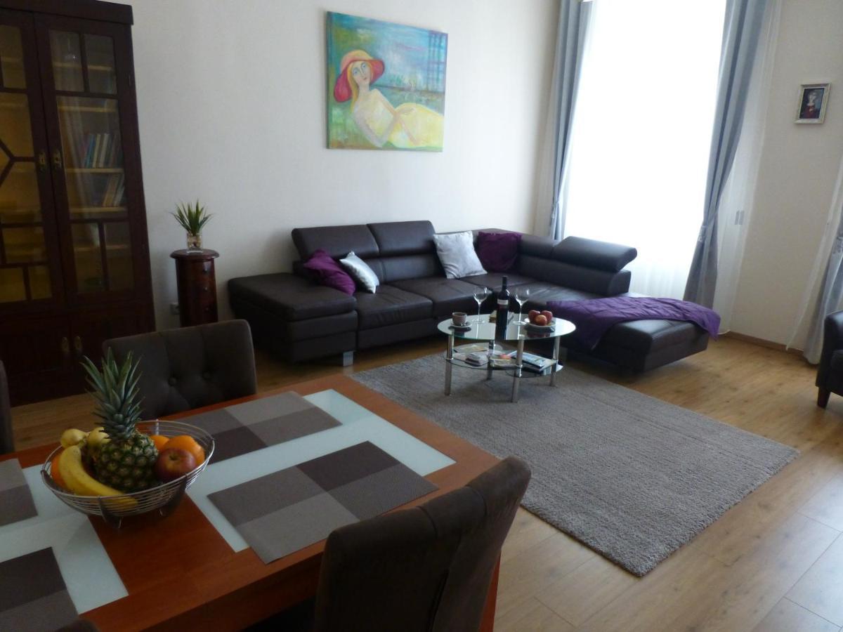 Elegant With Buda Castle View Apartamento Budapeste